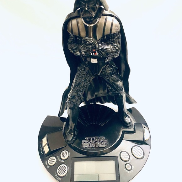 Star Wars Darth Vader Alarm Clock Radio With Digital Display & Buttons Great - Picture 3 of 6